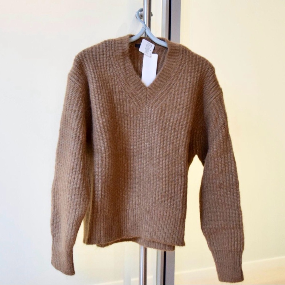 Uniqlo Fluffy V-Neck Sweater Beige Small NWT